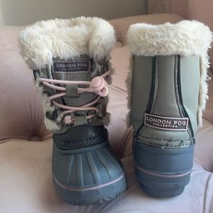 Cutest snow boots ever! Baby pink with gray.